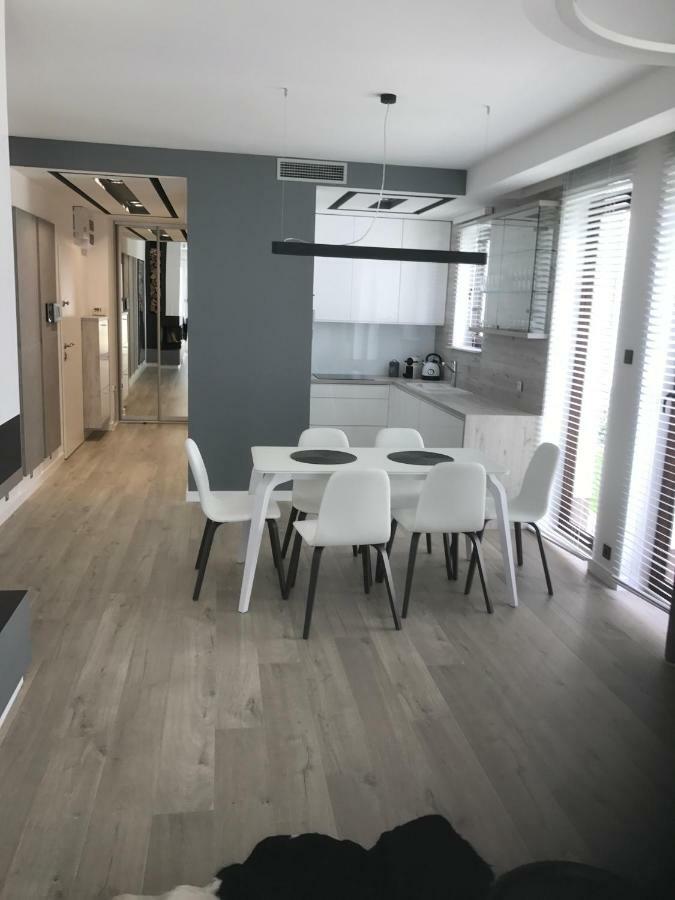 Apartament Baltica Z Ogrodkiem - W Ustronnym Miejscu Tuz Przy Plazy Rogowo  Kültér fotó