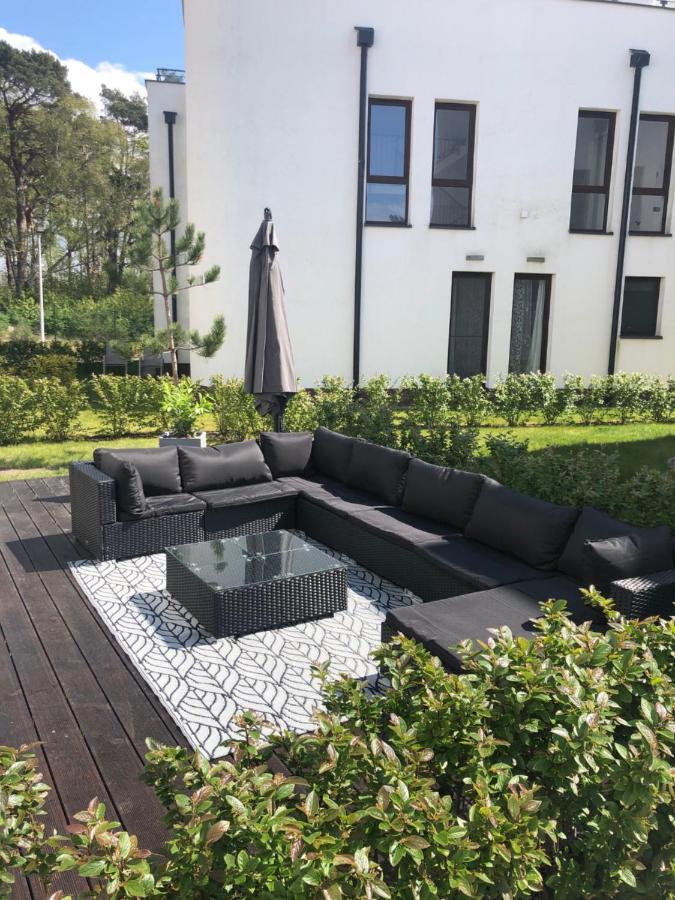 Apartament Baltica Z Ogrodkiem - W Ustronnym Miejscu Tuz Przy Plazy Rogowo  Kültér fotó